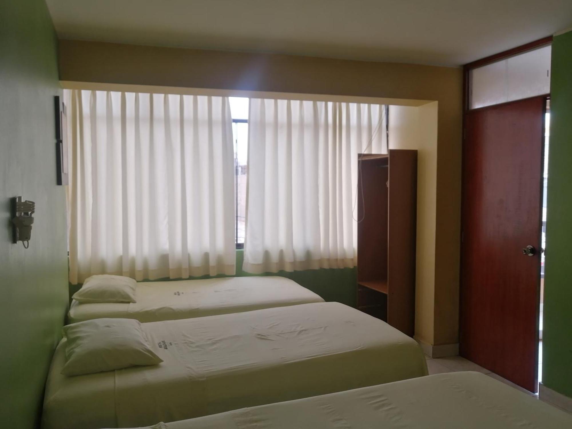 Hostal Boulevard Nazca Bagian luar foto