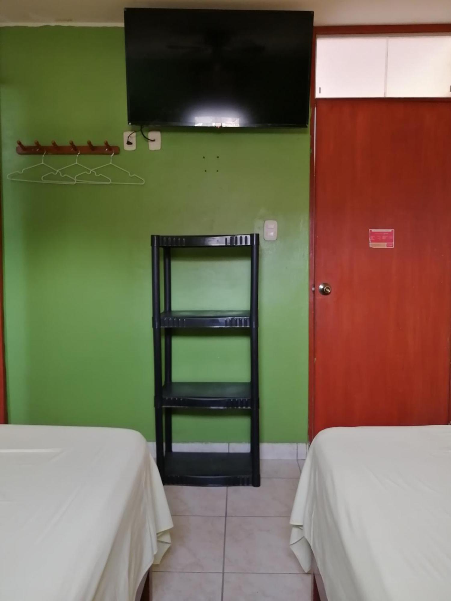 Hostal Boulevard Nazca Bagian luar foto