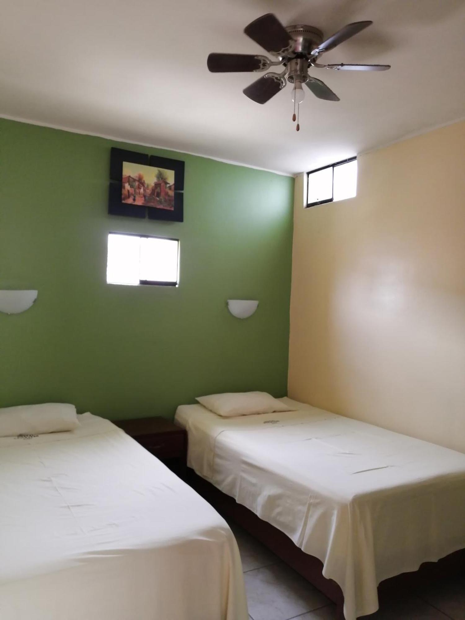 Hostal Boulevard Nazca Bagian luar foto